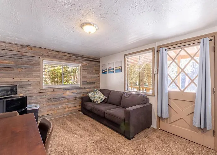 Hideaway Forest 9 Squirrels Den Vakantiehuis *